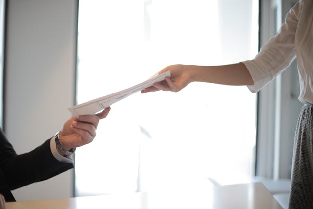 Is HR Allowed to Diagnose Mental Health in a Performance Review? Workplace Privacy and Professionalism